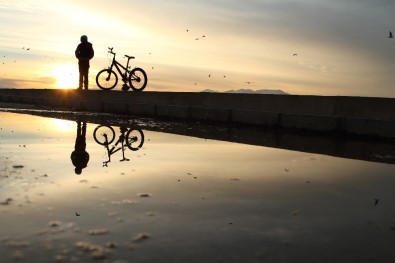 Beyşehir Gölü'nde Günbatımı Kartpostallık Görüntüler Oluşturdu