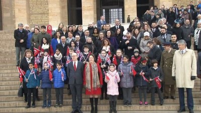 Birleşik Krallık Büyükelçisi Dominick Chilcott Anıtkabir'de