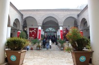 TARİHİ BİNA - Kursiyerler Tarihi Medresenin Kapatılmasını İstemiyor