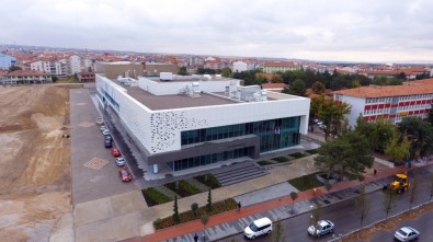 Neşet Ertaş Kültür Ve Sanat Merkezi Salonları Açıldığı Günden Beri Hiç Boş Kalmadı