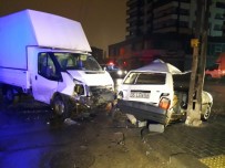 Otomobil İle Kamyonet Çarpıştı Açıklaması 7 Yaralı