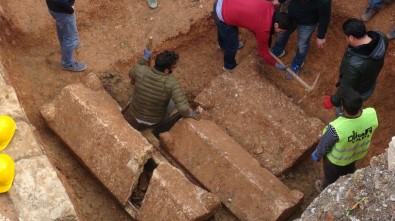 Tarsus'taki Kazıda Bulunan Lahitler Boş Çıktı