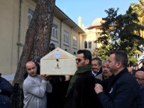 TURAN ÖZDEMİR - Ünlü Oyuncu Göreve Başladığı Sahneden Alkışlarla Uğurlandı