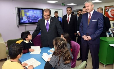 Uşak'ta 'Z' Kütüphane Törenle Açıldı