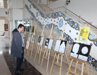 UMRE - Ahlat'ta 'Çizgilerle 40 Hadis' Sergisi