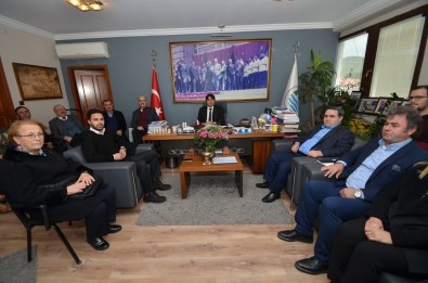 CHP Foça Yönetiminden Başkan Demirağ'a Ziyaret
