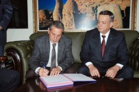 ÖĞRENCİ YURTLARI - Erdemoğlu Ailesinden 16 Derslikli Fen Lisesi İle Oyratlı Köyüne Sağlık Ocağı