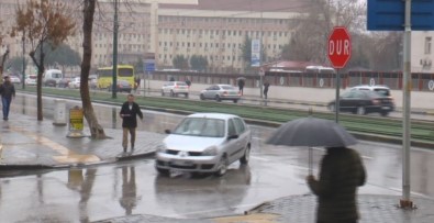 Gaziantep'te Yağmur Ve Sis Hayatı Olumsuz Etkiledi