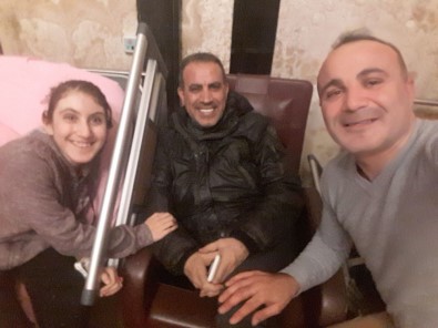 Haluk Levent'ten Omurilik Hastası Bilge Kara'ya Moral Ziyareti