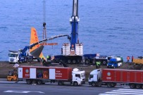 Havalimanı Kapatıldı Açıklaması Uçağı Kaldırma Çalışmaları Sürüyor