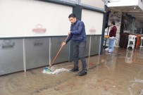 KORDON - Hayatı Felç Eden Yağmurdan En Çok Esnaf Etkilendi