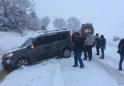 Kar Yağışı Kazaları Beraberinde Getirdi