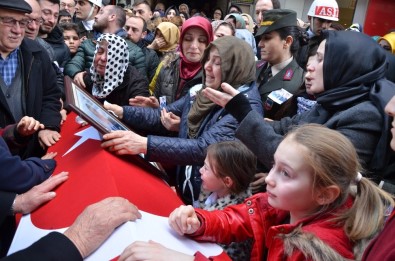 Şehit Pilotun Kızları Herkesi Ağlattı