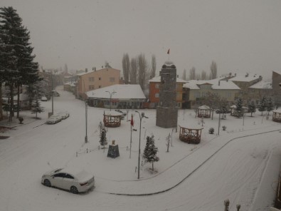 Tokat'ın Başçiftlik İlçesinde Kar Hasreti Sona Erdi