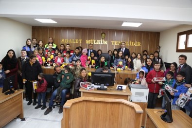 Tunceli'de, Çocuklardan Adliye Ziyareti