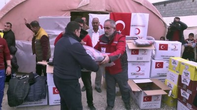 Türk Kızılayı'ndan Türkmen Göçmenlere Kış Kıyafeti Yardımı