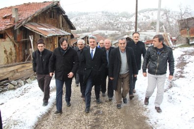 Vali Baruş, Evi Yanan Meşe Ailesinin Yeni Evini Ziyaret Etti