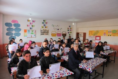 Ahlat'ta 10 Bin Öğrenci Karne Aldı