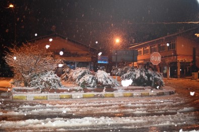 Akçadağ'da Kar Yağışı Etkili Oldu