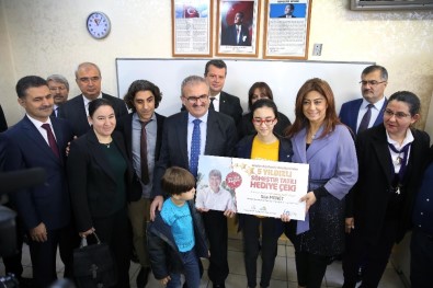 Antalya'da Okul Birincilerinin 5 Yıldızlı Tatili Başladı