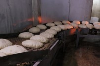 MUSTAFA ERDEM - Ekmek Fabrikaları Savaştan Kaçanlar İçin Çalışıyor