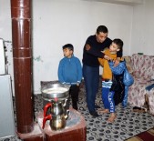 ÖMER GENÇ - Engelli Çocuklarıyla Kocasının Maaş Kartlarını Ve Evdeki Eşyaları Alıp Kaçtı