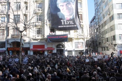 Hrant Dink Agos Gazetesi Önünde Anıldı