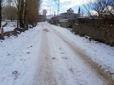 Iğdır'ın Yüksek Kesimlerine Kar Yağdı