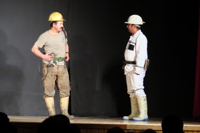 Kahraman Madencilerin Yaşam Mücadelesi, Tiyatro Sahnesinde Anlatıldı