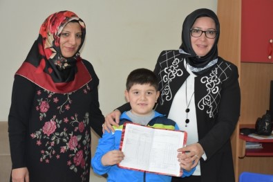 Karaman'da Evde Eğitim Gören Öğrenciler Karnelerini Aldı