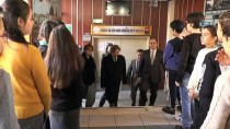 MÜNİR ÖZKUL - Münir Özkul'un Adını Taşıyan Okulda Ünlü Sanatçının Ailesi Öğrencilere Karne Dağıttı
