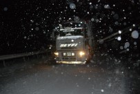 Tokat'ta Kar Yağışı Ve Tipi Ulaşımı Olumsuz Etkiliyor