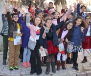 KARNE HEDİYESİ - Turgutlu'da Ağaçlar Kitap Açtı