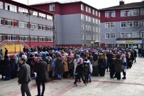 ÜMİT HÜSEYİN GÜNEY - Ünye'de Tatile Giren Öğrencilere Kitap Desteği