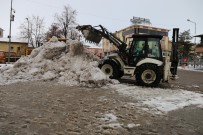 KAR TEMİZLEME - Varto'da Kar Temizleme Çalışması