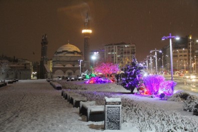 Yoğun Kar Yağışı Kartpostallık Görüntüler Oluşturdu