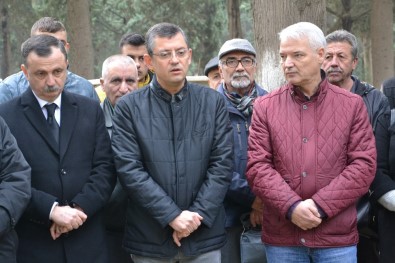CHP'li Eski Başkan Mezarı Başında Anıldı