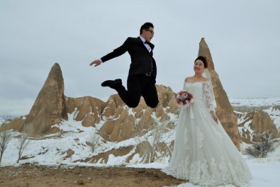 Düğün Fotoğrafı İçin Kapadokya'ya Akın Ediyorlar