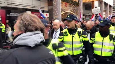 Hollanda'da Irkçı Lider Wilders'den İslam Karşıtı Gösteri