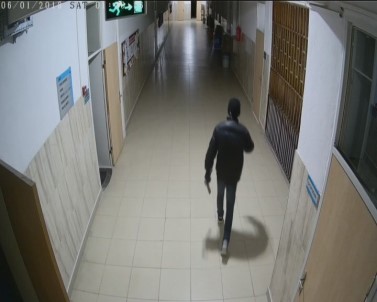 Karaman'da Okuldan Hırsızlık Şüphelisi Güvenlik Kamerasından Yakalandı