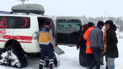 Köydeki Hastaya Paletli Ambulansla Ulaşıldı