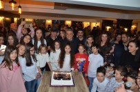 DUVARLARıN ÖTESI - Kuşadası Belediye Tiyatrosu 3 Yaşında