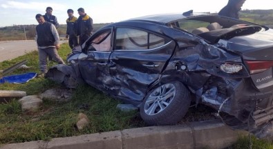 Sakarya'da Kamyon İle Otomobil Çarpıştı Açıklaması 1 Ölü 2 Yaralı