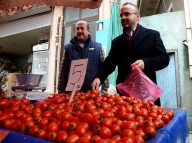 Turan, Pazarda Vatandaşlarla Biraraya Geldi