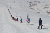 CEMIL ÖZTÜRK - Çaldıran Kayak Merkezi Açıldı