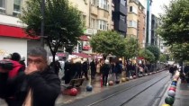 Kadıköy'de İzinsiz Toplanmaya Gözaltı