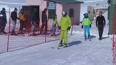 Kop Dağı Kayak Merkezi'nde Kayak Sezonu Açıldı