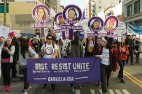 SCARLETT JOHANSSON - Los Angeles'ta Kadınlar Donald Trump'ı Protesto Etti