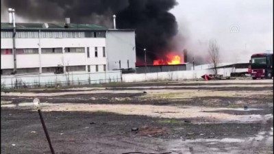 Sancaktepe'de Fabrika Yangını