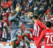 OĞUZHAN ÖZYAKUP - Süper Lig Açıklaması Antalyaspor Açıklaması 1 - Beşiktaş Açıklaması 1 (İlk Yarı)